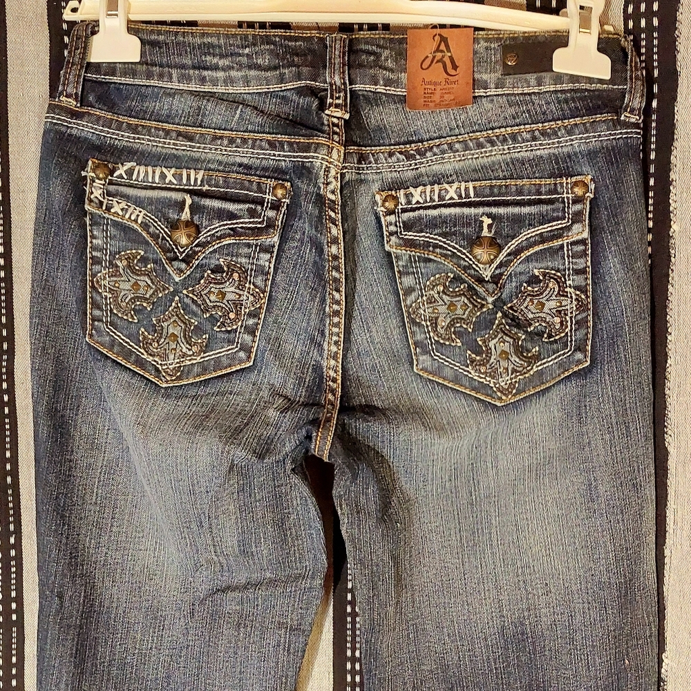 Antique Rivet Isabel mid-rise straight-leg jeans, size 30, NWT